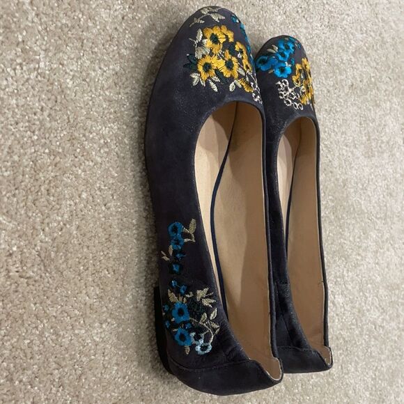 Caprice EMBROIDERED SUEDE BALLERINAS size 38 (7.5) - Picture 5 of 9
